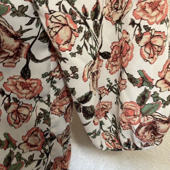 PLEIONE ROSE PATTERN BLOUSE - Picture 5 of 9